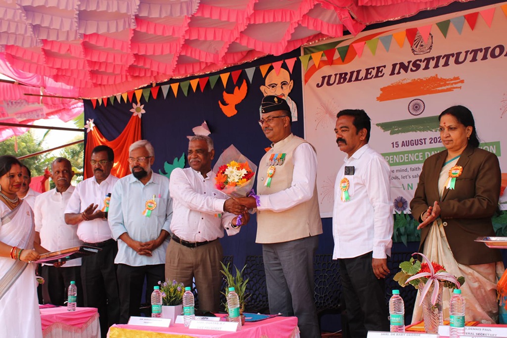 imgi_10_independence-day2409