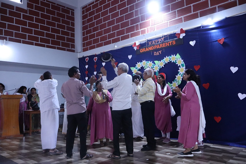 imgi_11_grandparentsday2410