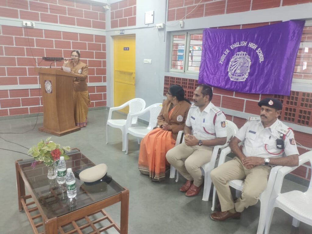 imgi_15_traffic-awareness24