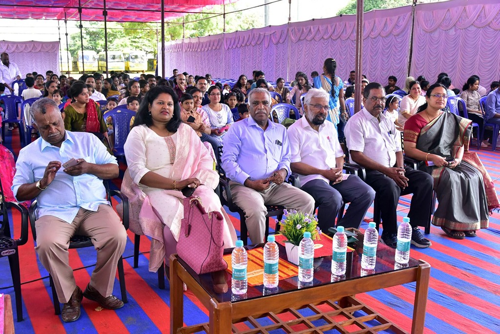 imgi_16_family-day2415