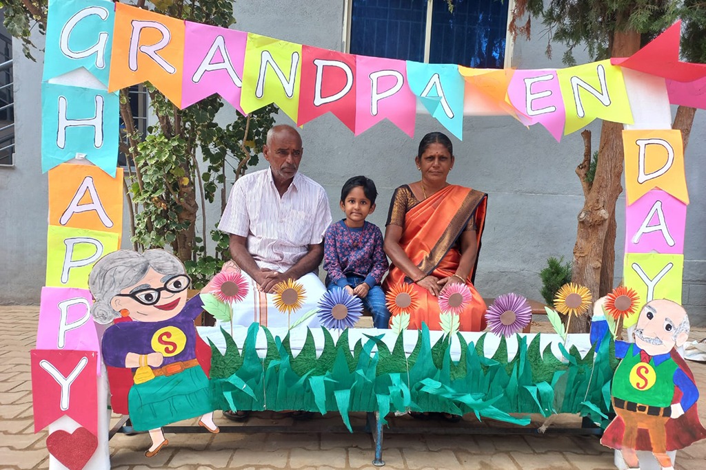 imgi_19_grandparentsday2418