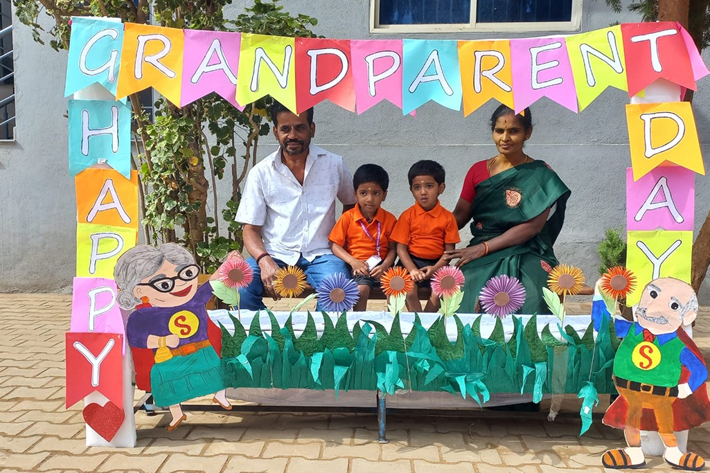 imgi_29_grandparentsday2428