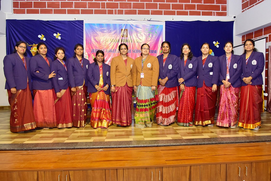 imgi_3_busy-bees2402