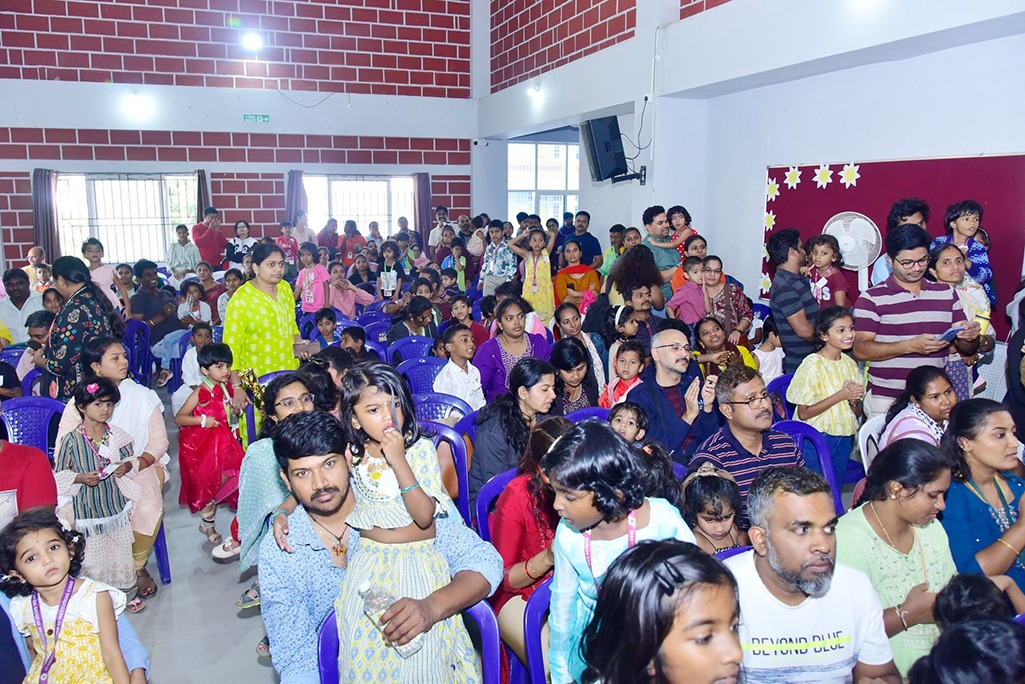 imgi_5_busy-bees2404