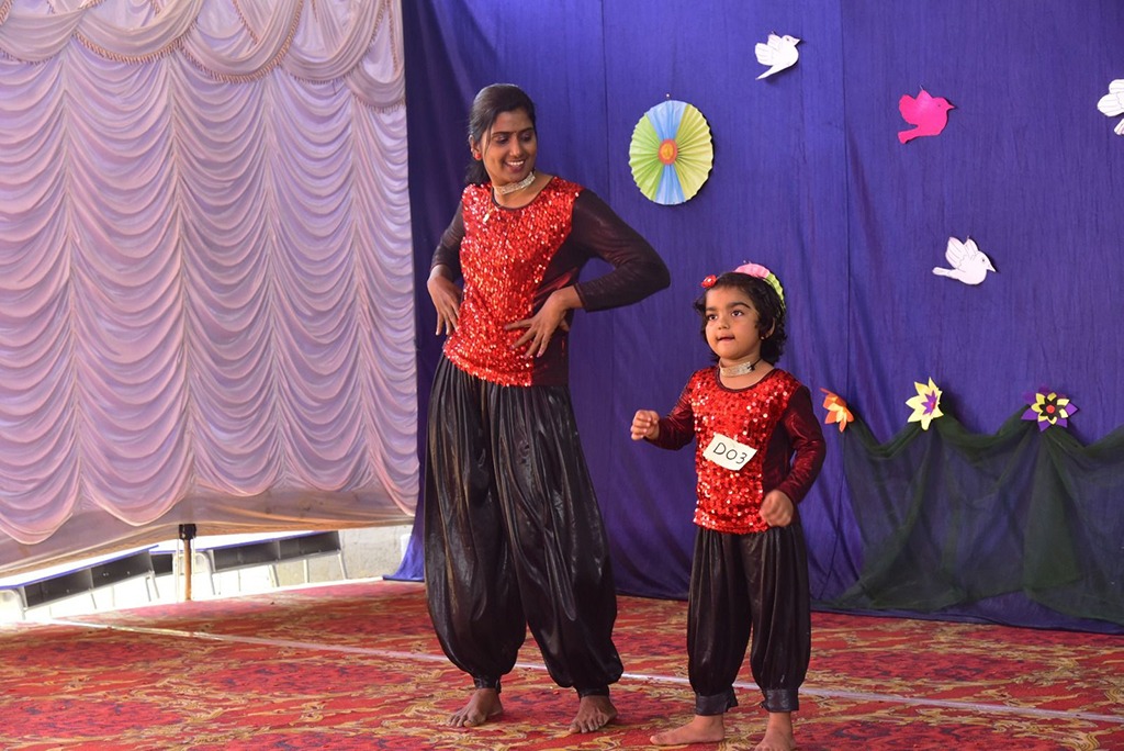 imgi_6_family-day2405