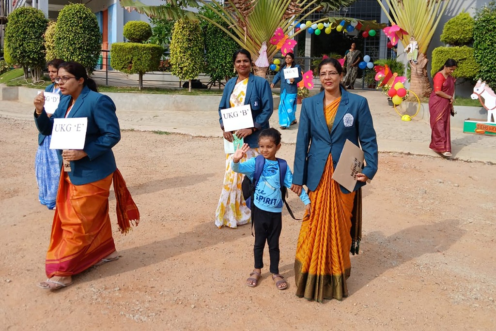 imgi_6_openingday2405