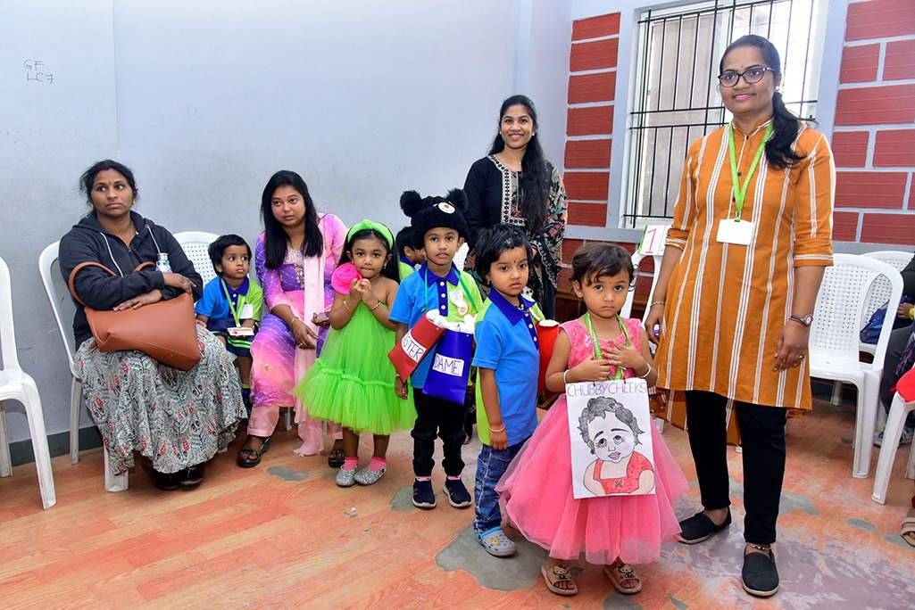 imgi_8_busy-bees2407