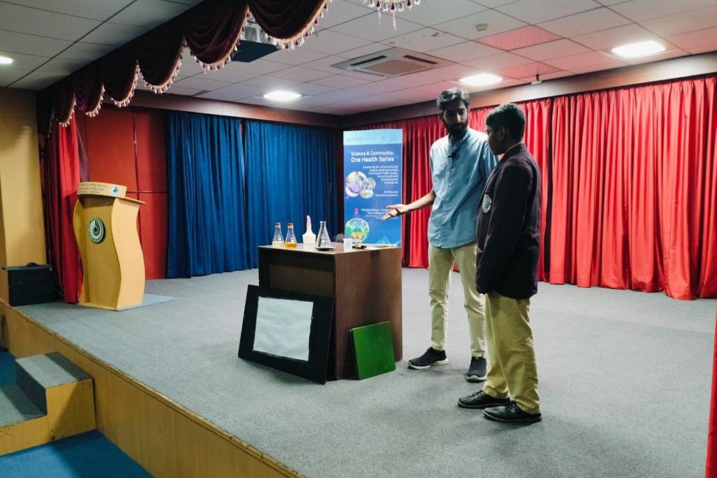 imgi_9_museum-visit2408