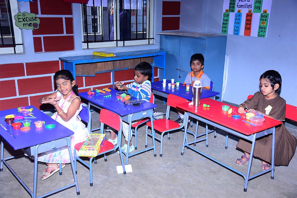 BusyBees Season-7-2506