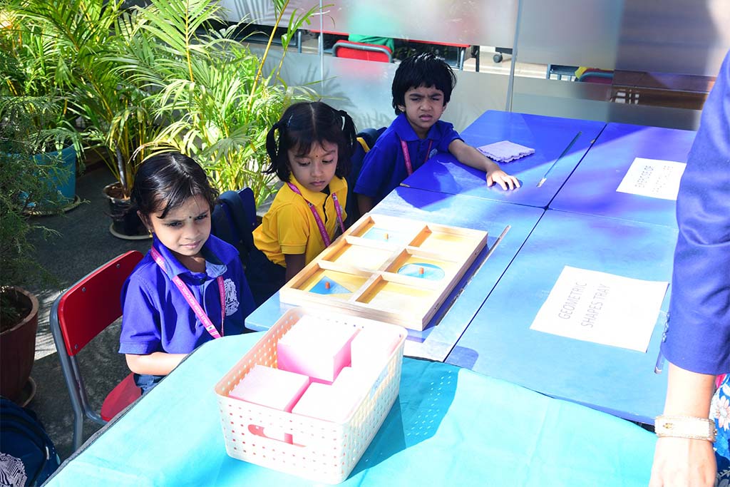 BusyBees Season-7-2510