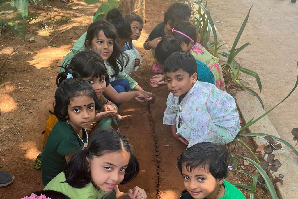 imgi_11_greendayukg2310