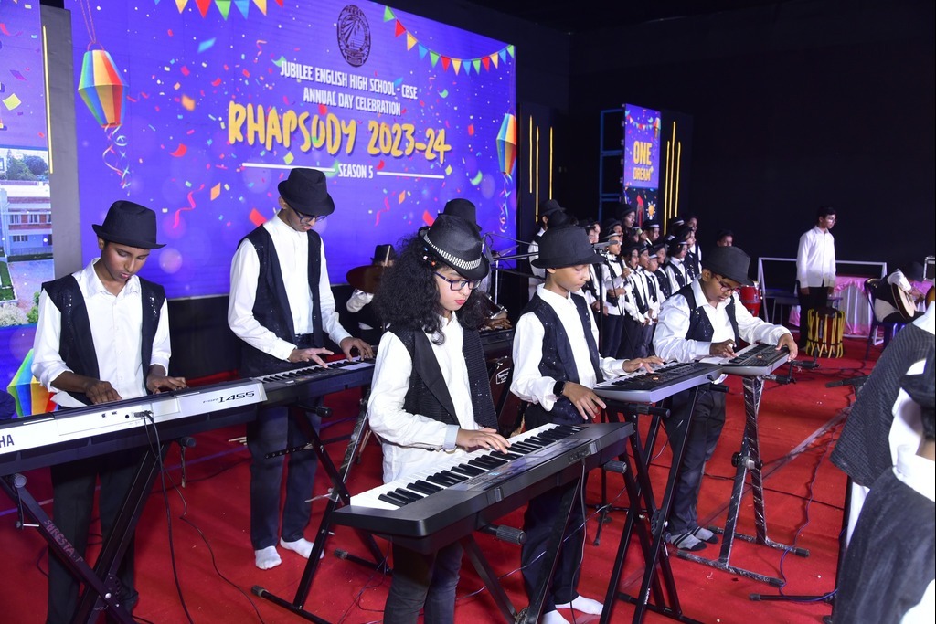 imgi_12_annualday2411