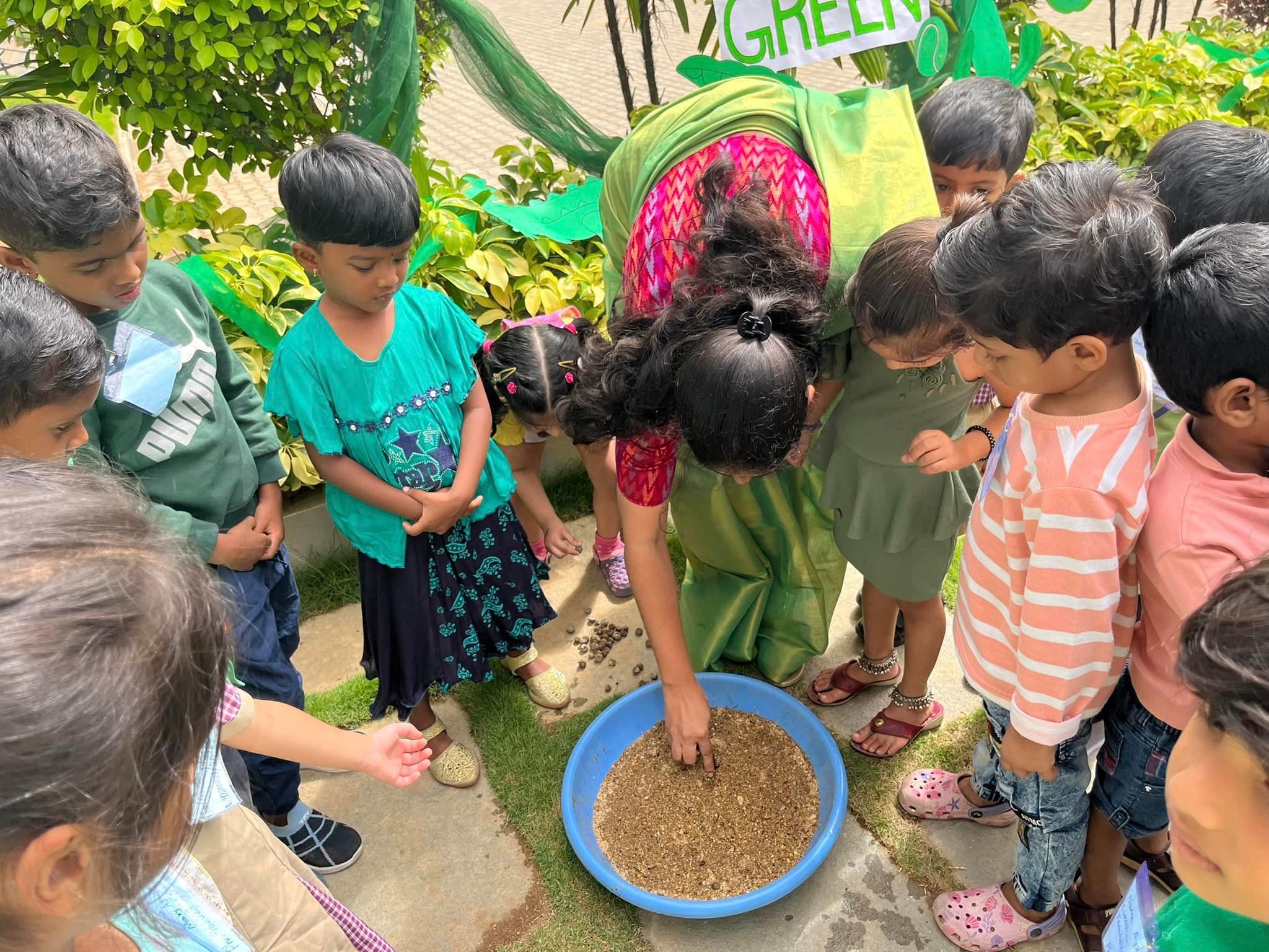 imgi_4_greendaylkg2303