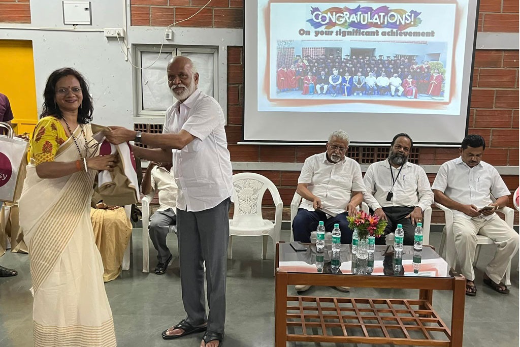 imgi_8_felicitation2307