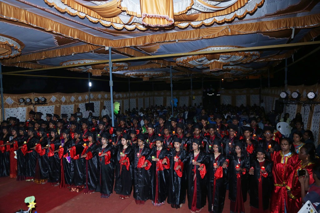 imgi_8_graduationday2307