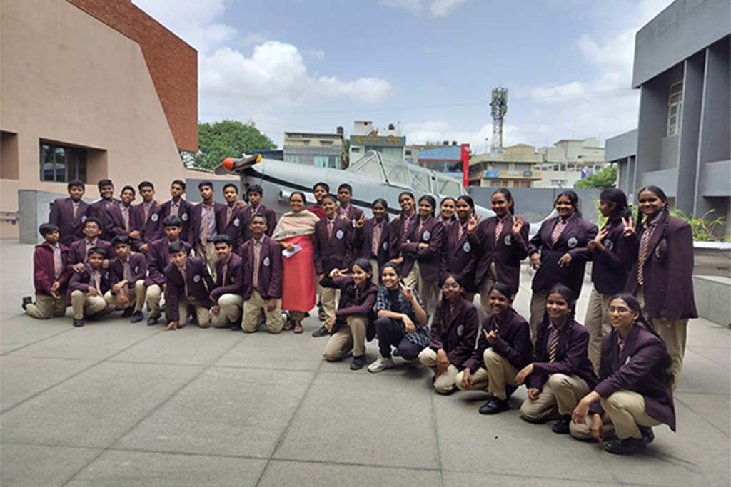 educational-trip-2512